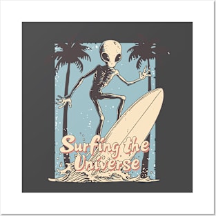 Alien surfing 88091 Posters and Art